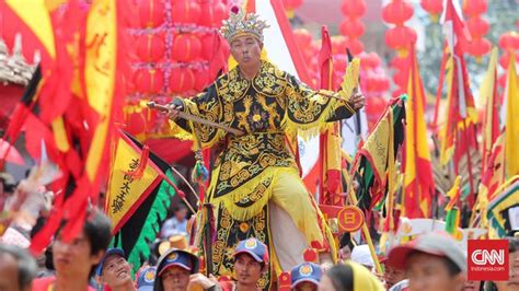 Festival Cap Go Meh Singkawang Kalimantan Barat Lets Go Everywhere