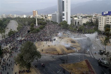 Chile Protests Resume Demonstrations Crimp Economic Growth Latino Rebels