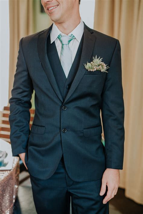 J creates a fun alternative to the traditional boutonniere for guys. Create a Floral Pocket Square in Lieu of a Hankerchief