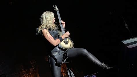 Nita Strauss Guitar Solo Front Row View Youtube