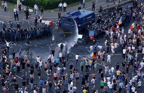 Anti Government Protest In Romania Turns Violent Financial Tribune