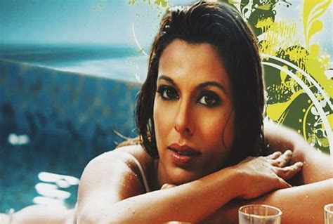 10 Lesser Known And Interesting Facts About Pooja Bedi Life Entertainment News Amar Ujala B