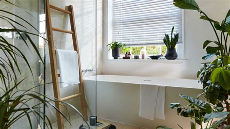 10 Tips For Choosing Bathroom Blinds Blinds 2go Blog