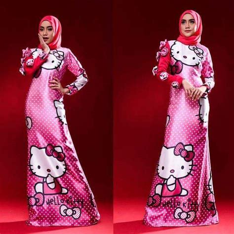 I bought these sillybandz brand hello kitty ones for her, and were disappointed when we took them out of the package. Hello Kitty baju kurung sold for RM50,000! Is it worth it ...