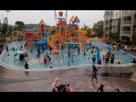 The resort features an exclusive water park with several slips and slides, splash structures, tipping buckets and endless of fun. Resort Gold Coast Malacca, Melaka, Malaysia - Booking.com
