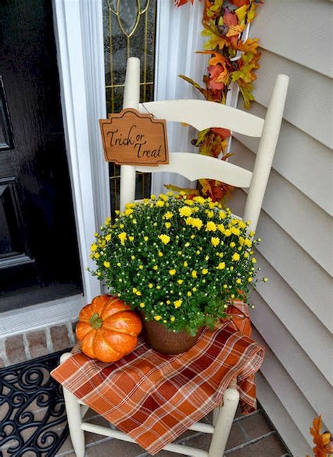 The best christmas porch ideas, including farmhouse style christmas porch ideas as well as traditiional and simple porch decor. Creative diy fall porch decorating ideas (6 | Fall front ...