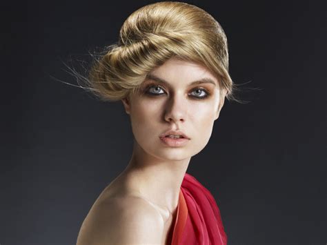 Favorite hairstyles of the 60s and 70s | Bob, cap cut and ...