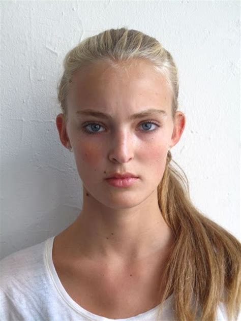 8 Models With Beauty Marks The Front Row View Beauty Mark Beauty