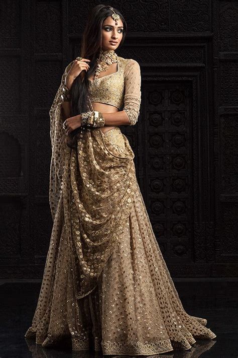 Indian Bridal Dress Gold And Silver Tarun Tahiliani Bridal Indian Bridal Dress Indian