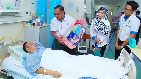 If you gave birth in shah alam specialist hospital and liked the treatment you received from the staff working in this hospital, you can recommend it to other future mothers. CNY Celebrations with Patients at Sungai Buloh Hospital ...