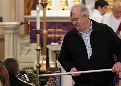 Why Catholics should practice almsgiving this Lent (and every Lent