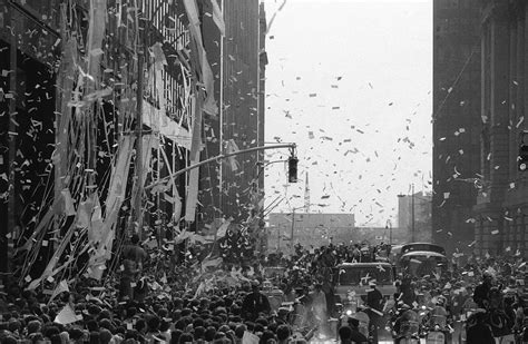 Ticker Tape Parade History See Photos Of 13 Parades Honoring Athletes