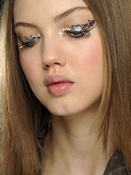 13 Holiday Hair And Makeup Ideas To Steal From The Runway Makeup Trends