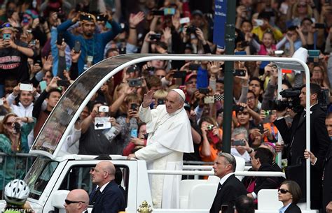Crowds Bid Farewell To Pope Francis In Philadelphia After Holding Mass