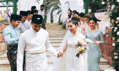 Wedding solemnization chryseis tan & sm faliq nasimuddin 2nd february 2018. Malaysian heiress Chryseis Tan weds fiance Faliq ...