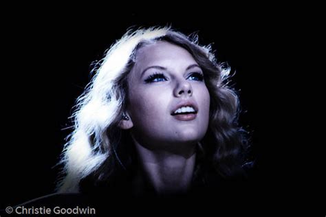 Fearless Tour 2009 Promotional Photos Taylor Swift Photo 22397189