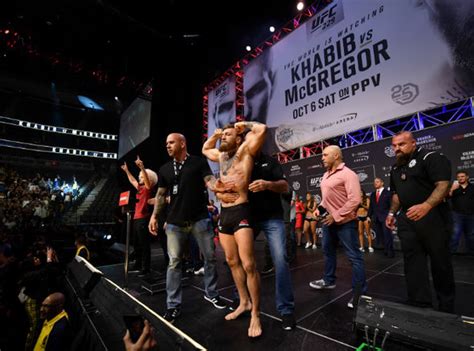 mcgregor vs khabib start time when will the ufc 229 main event start latest estimate ufc