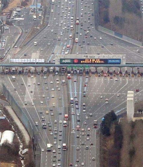 This Highway Rconfusingperspective