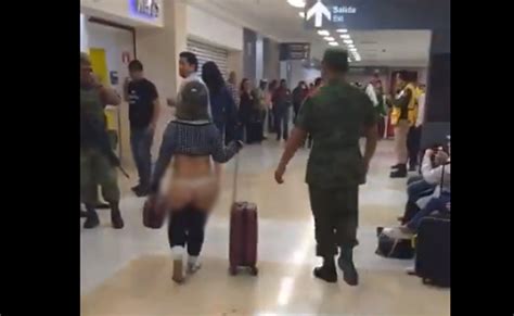 Lo M S Viral Mujer Se Pasea En El Aeropuerto De Torre N En Ropa Ntima