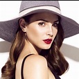 Andrea Duro Flores (@AndreaDuro) | Girl with hat, Beautiful, Hats for women