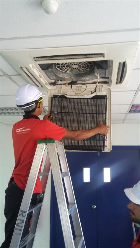Our first manufacturing plant opened its doors in 1985, rolling out malaysia's first national car, the proton saga. PROTON (Shah Alam Plant) - Jana Tanmia Resources Sdn Bhd