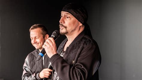 Bohus matuš is a young charismatic singer with a voice that nepřeslechnete. 5 draků v trucku: Bohuš Matuš poprvé koncertoval jako ...