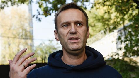 Nach Anschlag Auf Sein Leben Nawalny Packt über Putin Und Schröder Aus
