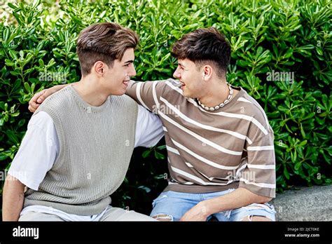 Niños gays fotografías e imágenes de alta resolución Alamy