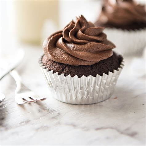 Best Easy Chocolate Cupcakes No Stand Mixer Recipetin Eats