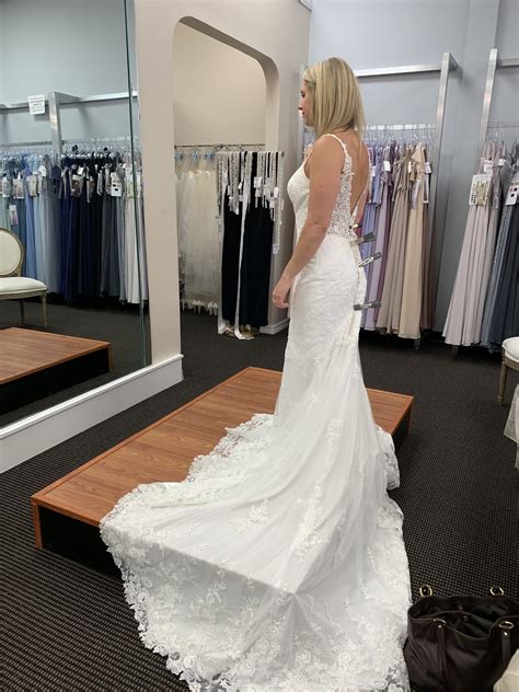 Are you looking for sample sales company in london? Stella York 6677 Sample Wedding Dress Save 33% - Stillwhite