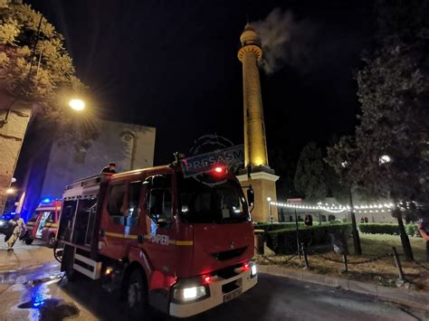 FOTO VIDEO Incendiu la Turnul Pompierilor Desfășurare de forțe în