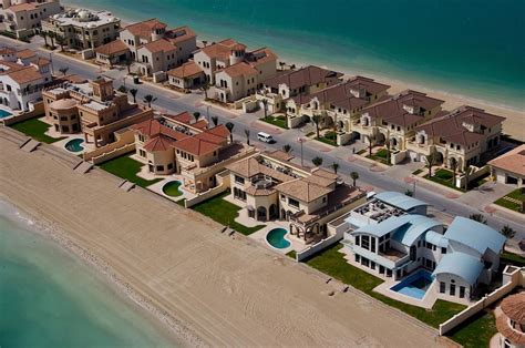 You Must See Palm Jumeirah Villas If You Happen To Visit Palm Jumeirah In Dubai United Arab