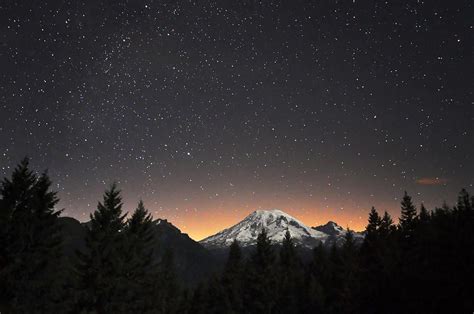 Mt Rainier At Night By David Hogan Night Sky Photography Night
