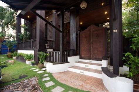 Desain model pintu aluminium kupu tarung: 10 Best images about Moden Malay House on Pinterest ...