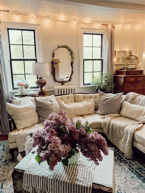 20 Antique Decorating Ideas Living Room