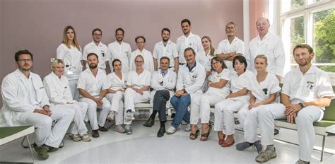 Facharzt (m/w/d) für innere medizin (schwerpunktbezeichnungen kardiologie, gastroenterologie oder pneumologie von vorteil, aber nicht bedingung) interesse an der arbeit mit neurologisch und internistisch komplexen patienten. Oberärzte und Oberärztinnen - Universitätsklinik für ...