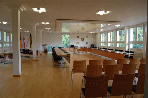 Ein schwimmbadbesuch in neckargemünd bietet gesunden spaß für die ganze familie, den man sich nicht entgehen lassen sollte! Rathaus Neckargemünd