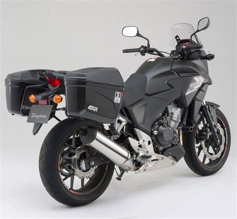 The perfect pannier for just about any bike, these lightweight futuristic looking side cases offer decent storage capacity while maintaining the look and. GIVI Side Case E22N