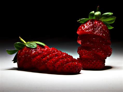 What makes still life photography successful? Strawberry picture, by maclu2iaf for: fruit still life ...
