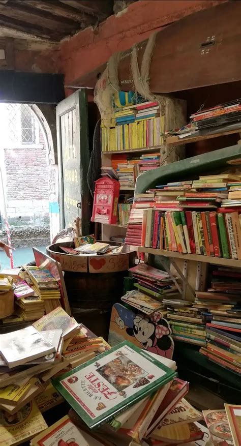 Libreria Acqua Alta A Venezia Visita Ad Una Delle Librerie Più Famose