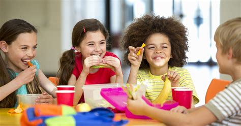 Look For These 5 Potentially Harmful Chemicals When Feeding Your Kids