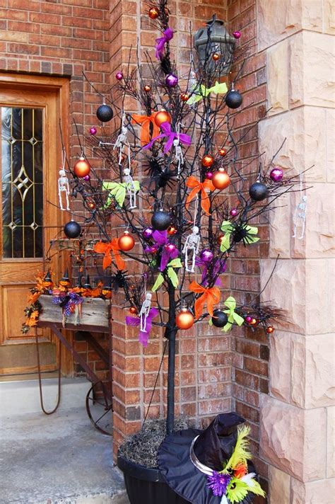 25 Amazing Halloween Tree Decorations Ideas Decoration Love