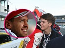 Erkannt? Das ist Sebastian Vettels Bruder Fabian! | Promiflash.de