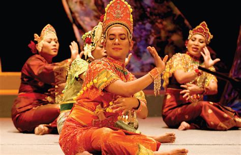 Terengganu , negeri cantik budaya menarik sememangnya suatu tempat yang terkenal dengan keindahan dan kepermaian. warisan budaya dan pelancongan negeri kelantan MALAYSIA ...