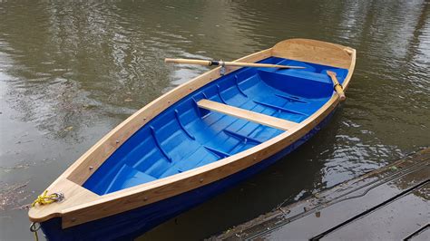 The perfect entry point into the world of recreational kayaking. Leisure 14 Classic Row Boat