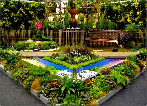 Growing tips and planting ideas for fall pansies 11 photos. Small Gardens Ideas Narrow Garden Space Townhouse - Cute ...