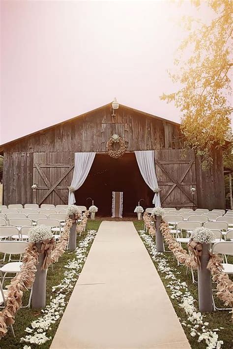 Barn Weddings With Accommodation A Peak Inside A Rustic Barn Wedding