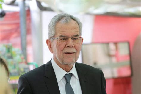 Austrian president alexander van der bellen appointed the head of the country's consitutional court as austria's first female chancellor thursday (30 so it came as a shock to many when presidential candidate alexander van der bellen reached into a folder during a recent live tv debate and. Austrian President Says That All Women Will One Day Have ...