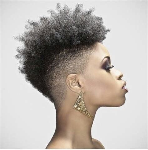 Although women often experiment with various colors, classic black mohawk. 63 Superb Mohawk Hairstyles for Black Women - New Natural ...