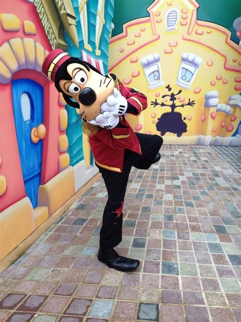 Disneyland Paris Goofy In His Tower Of Terror Outfit In Toon Plaza